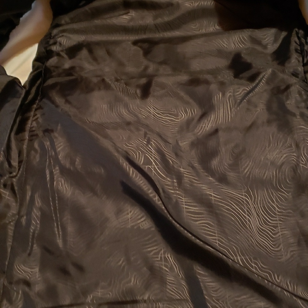 VEST - Picture 4 of 7